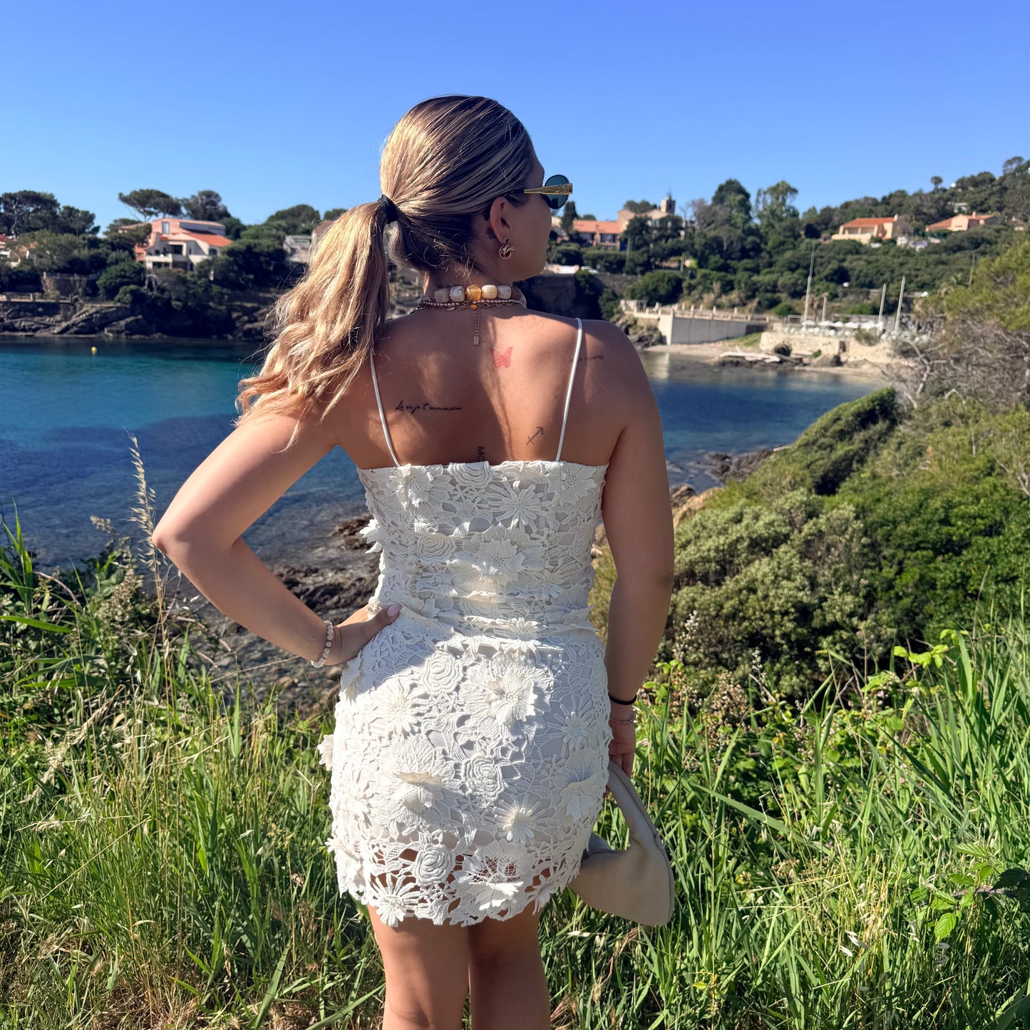 Robe en dentelle blanche