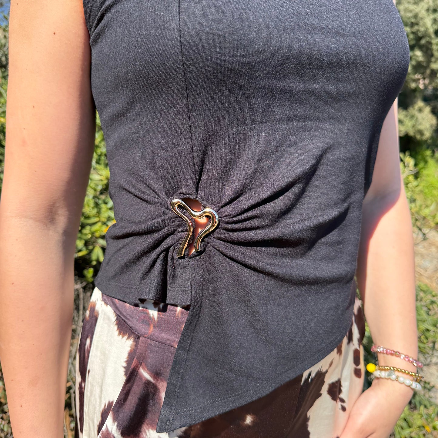 Top asymétrique noir