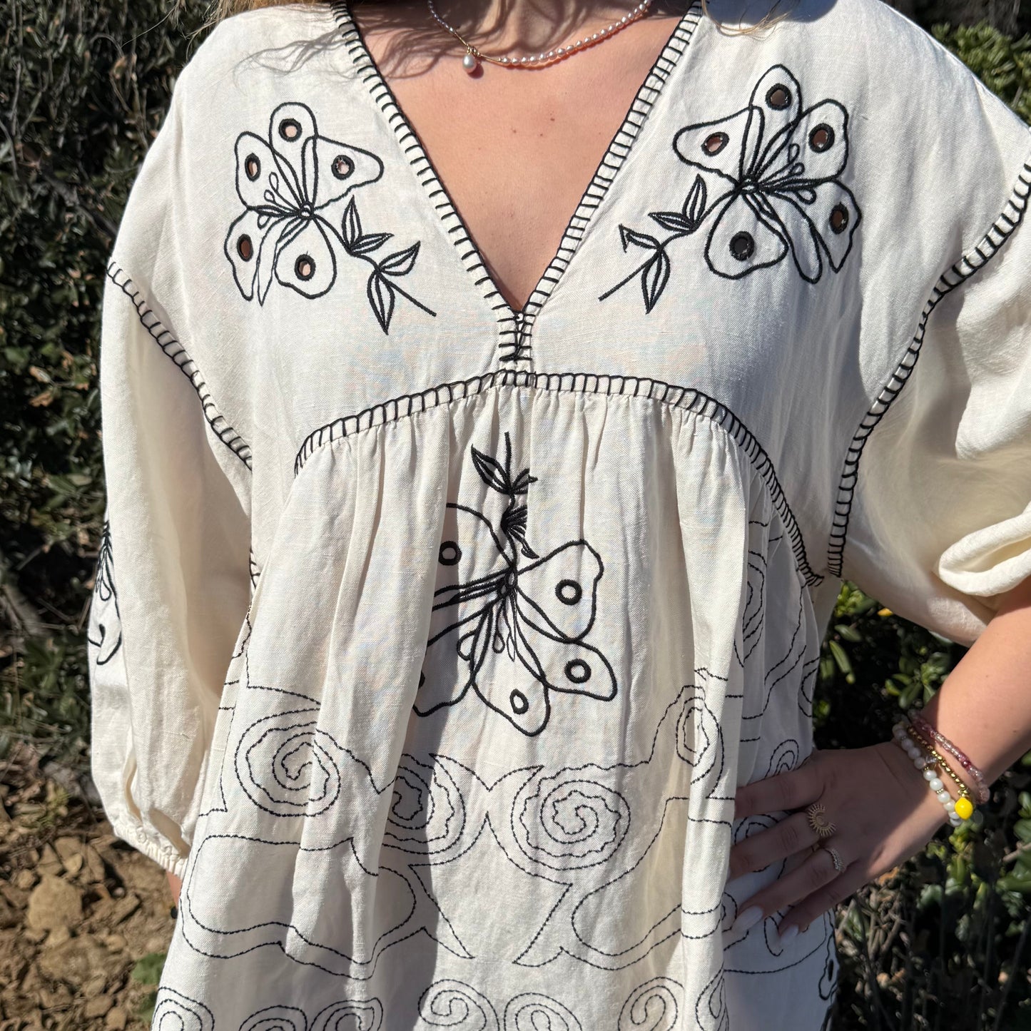Robe brodée