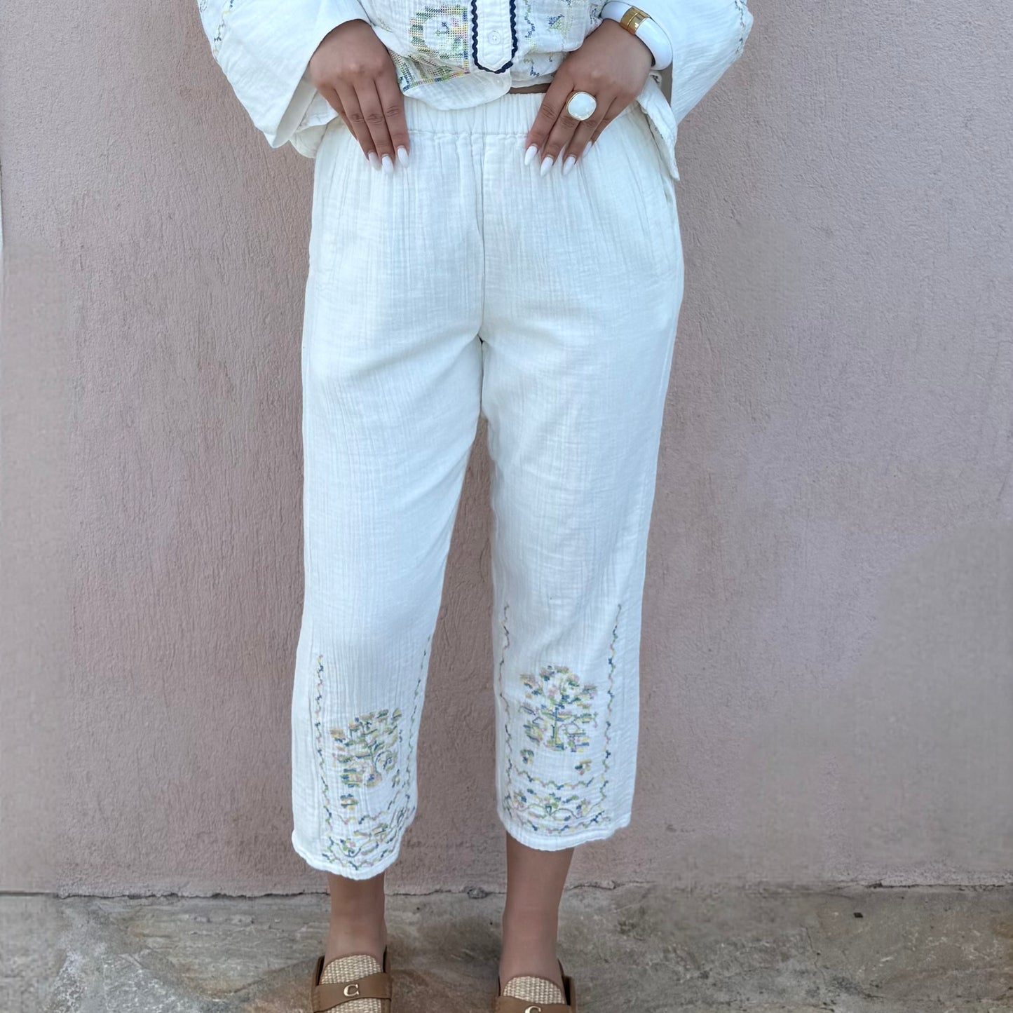 Pantalon brodé