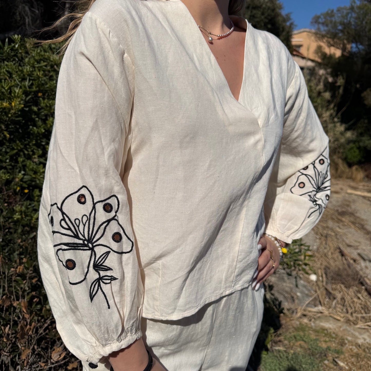 Chemise lin brodée