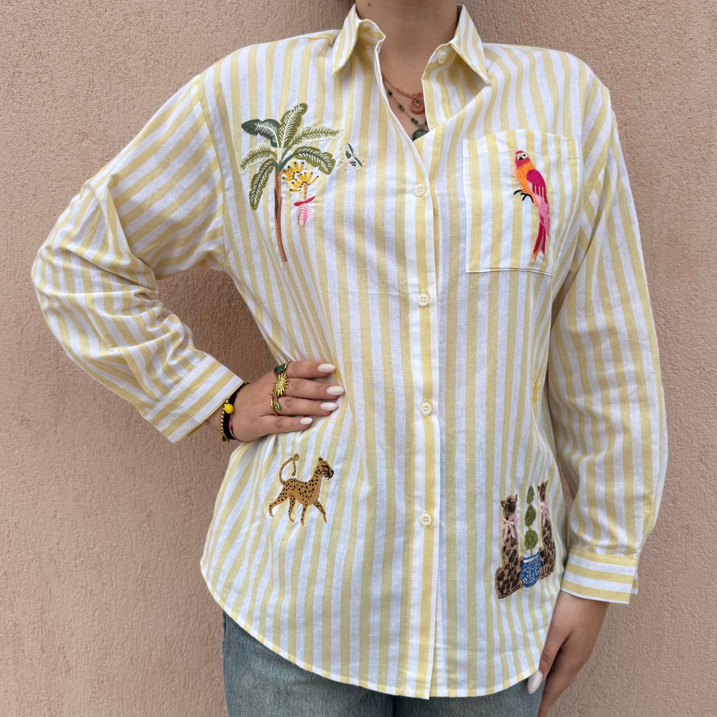 Chemise brodée jaune