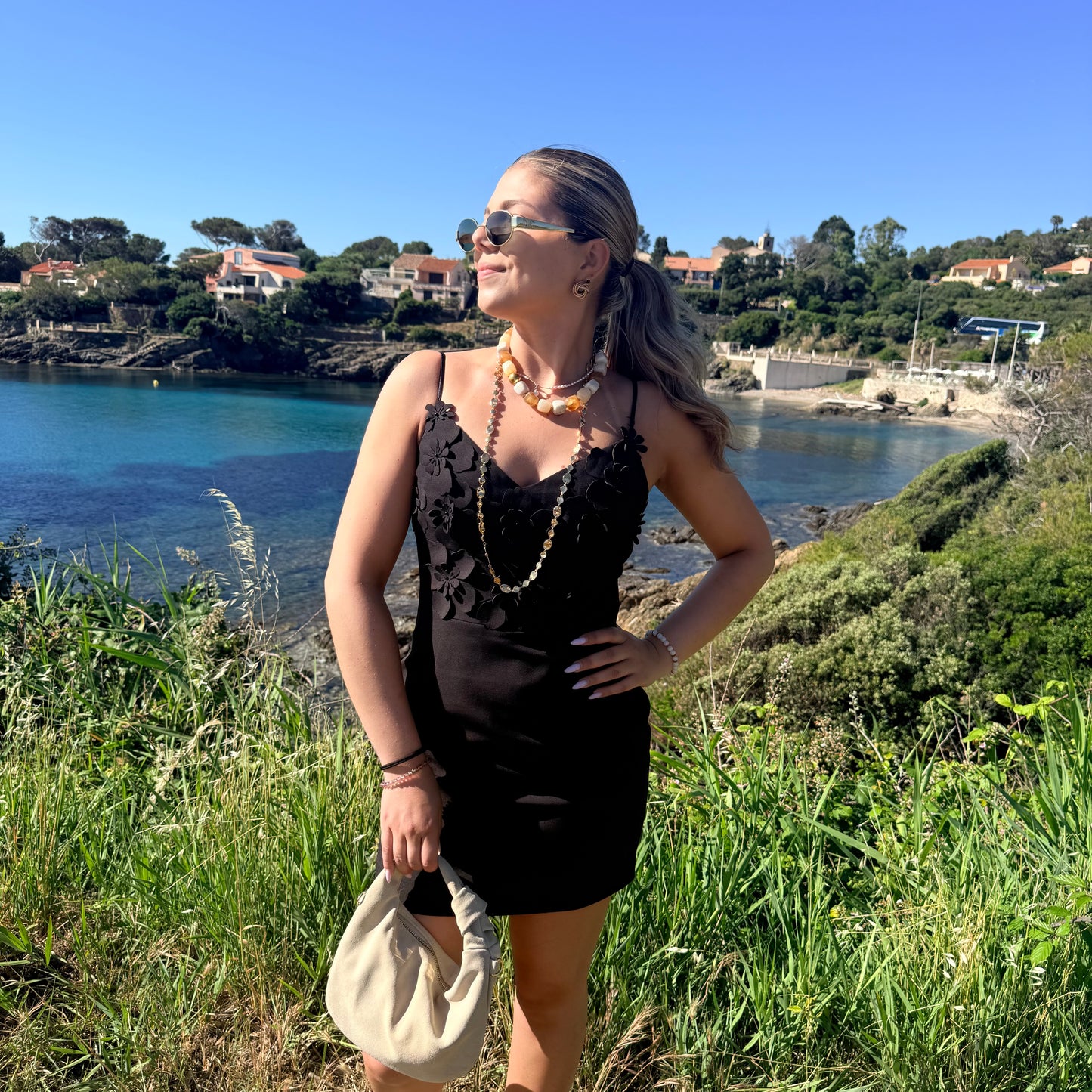 Robe fleurie noire