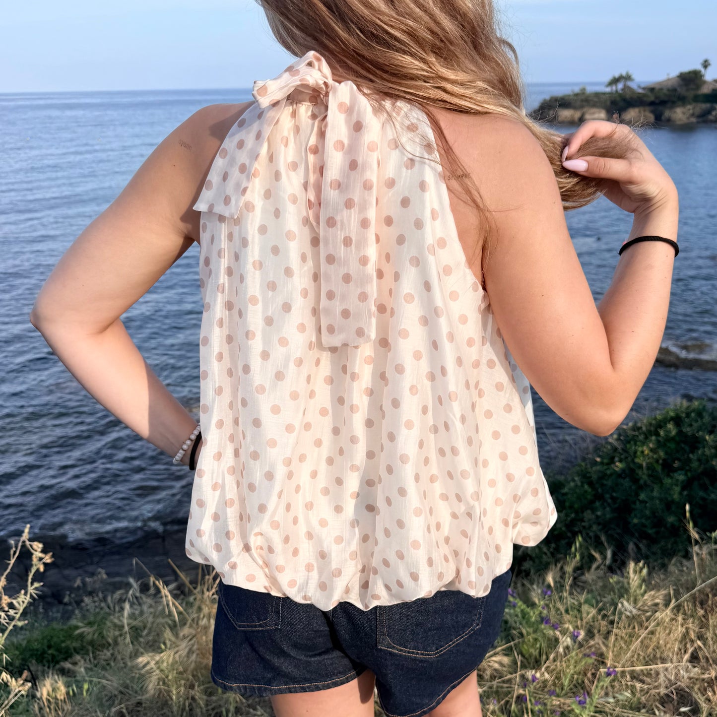 Top à pois beige