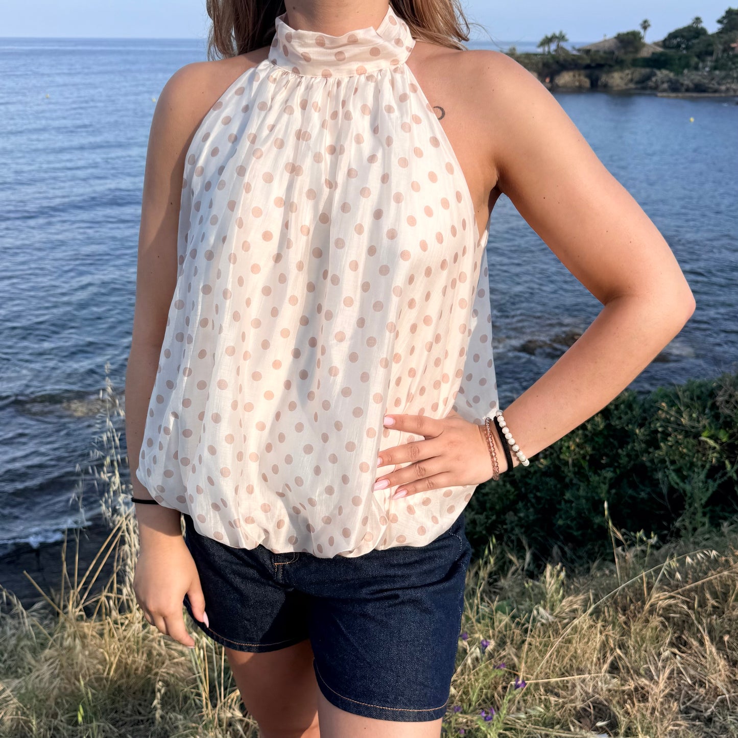 Top à pois beige