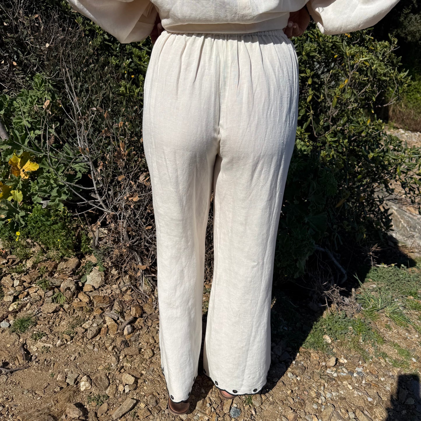 Pantalon lin brodé
