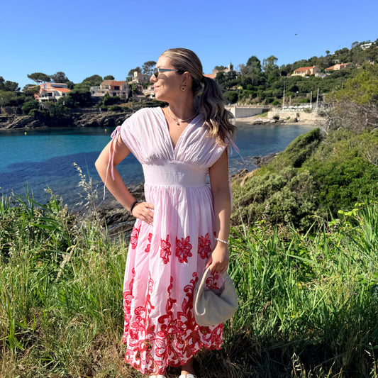 Robe brodée rose