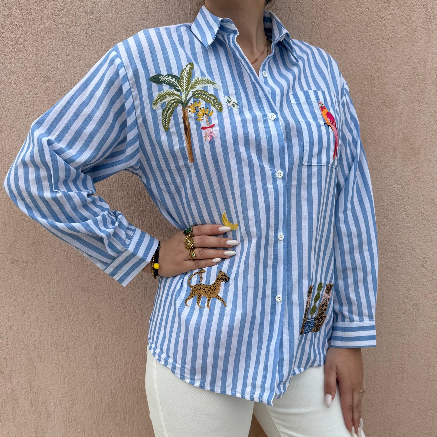 Chemise brodée bleue