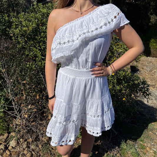 Robe asymétrique blanche