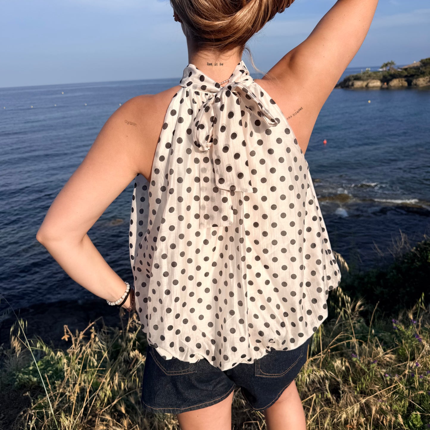 Top à pois noir