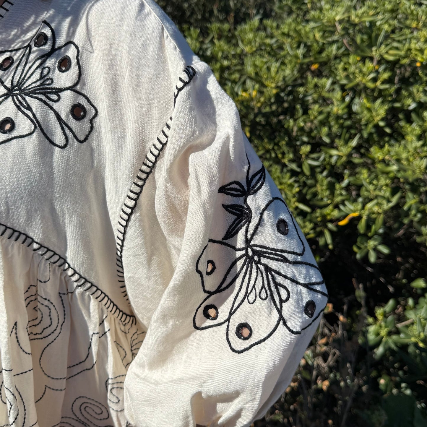Robe brodée